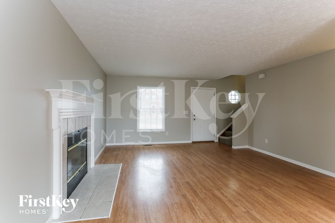 5842 Rothrock Ct - Photo 3 of 16