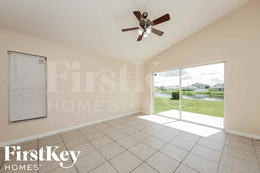 4033 Sunny Day Way - Photo 4 of 15