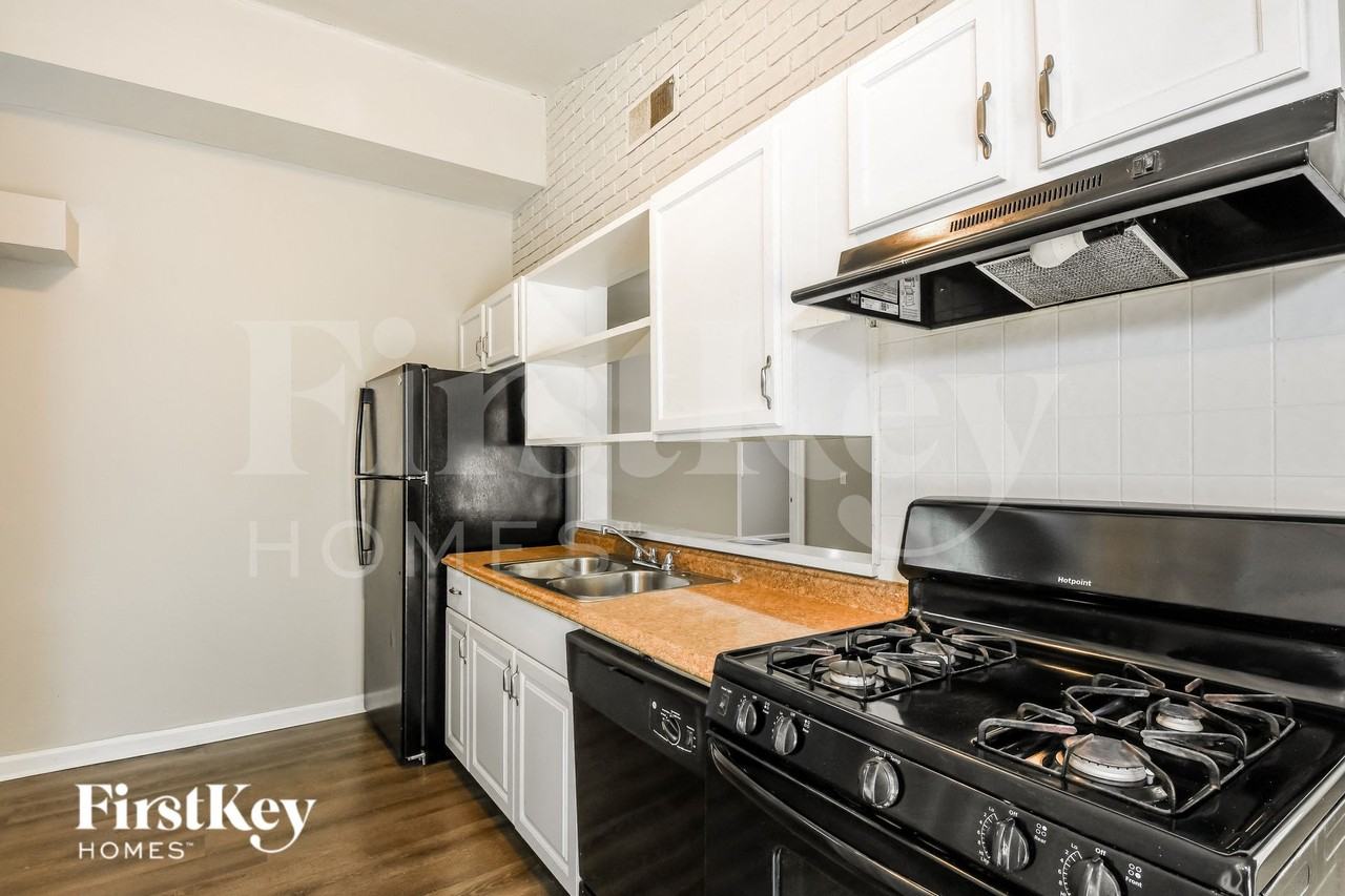 340 Allen Dr - Photo 3 of 16