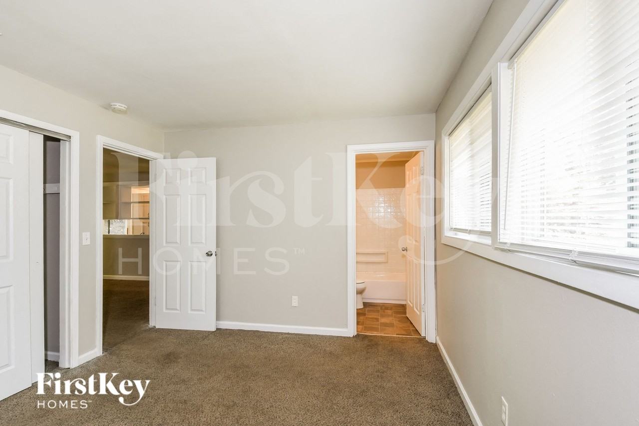 340 Allen Dr - Photo 5 of 16
