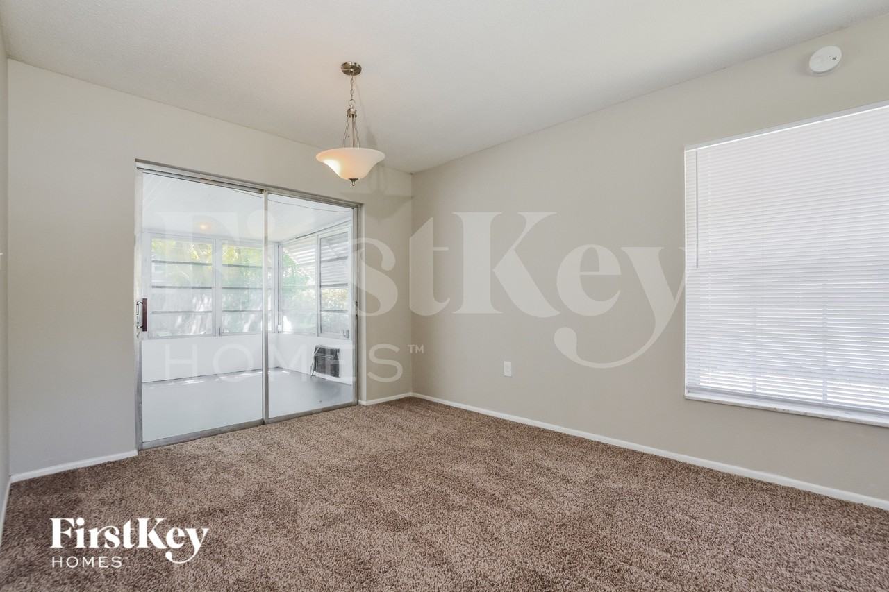 2470 Southland Rd - Photo 3 of 17
