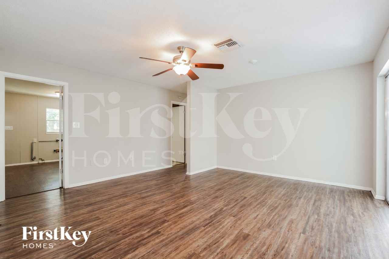 2470 Southland Rd - Photo 7 of 17