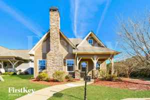 featured image of 2000 Preston Ln