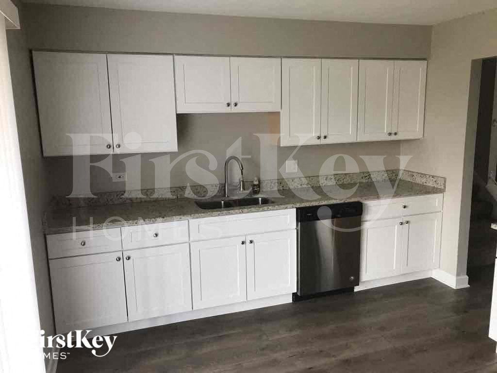 135 Boulder Ct - Photo 4 of 15