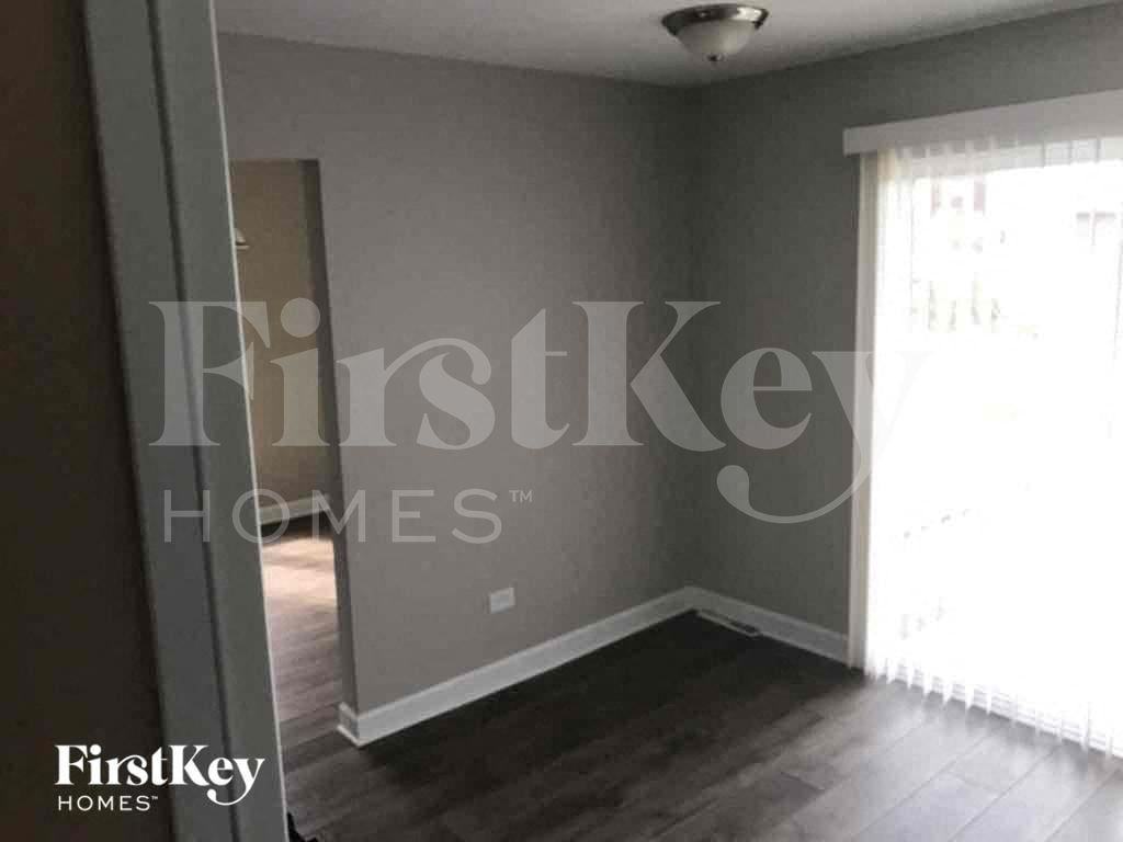 135 Boulder Ct - Photo 7 of 15