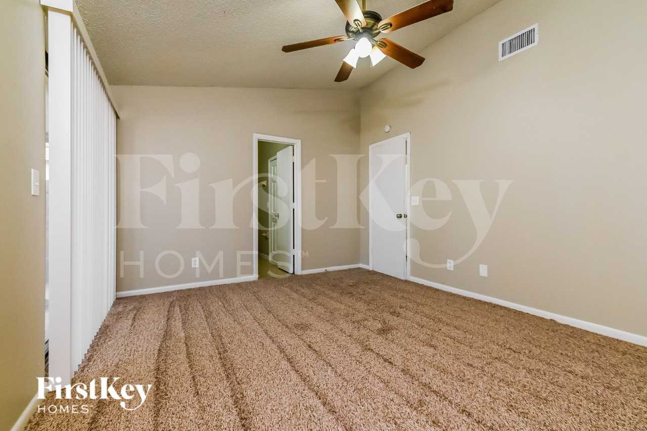 1310 Keel Pl - Photo 6 of 17