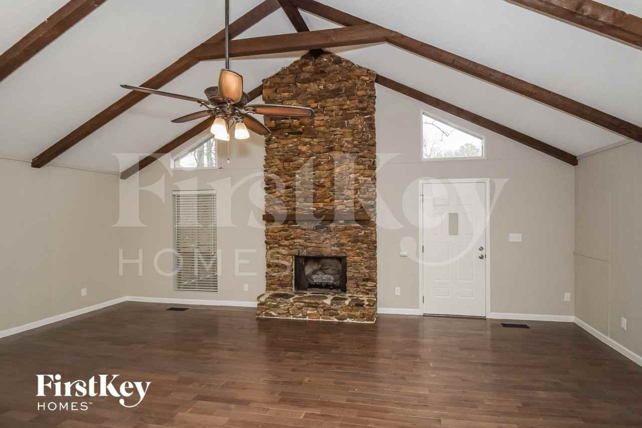 1220 Westridge Ln - Photo 2 of 15