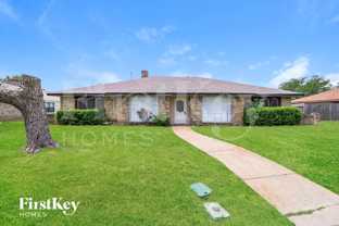 1021 Shadywood Ln - Photo 1 of 1