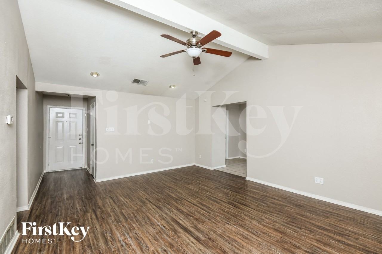 1003 Belemeade St - Photo 3 of 16