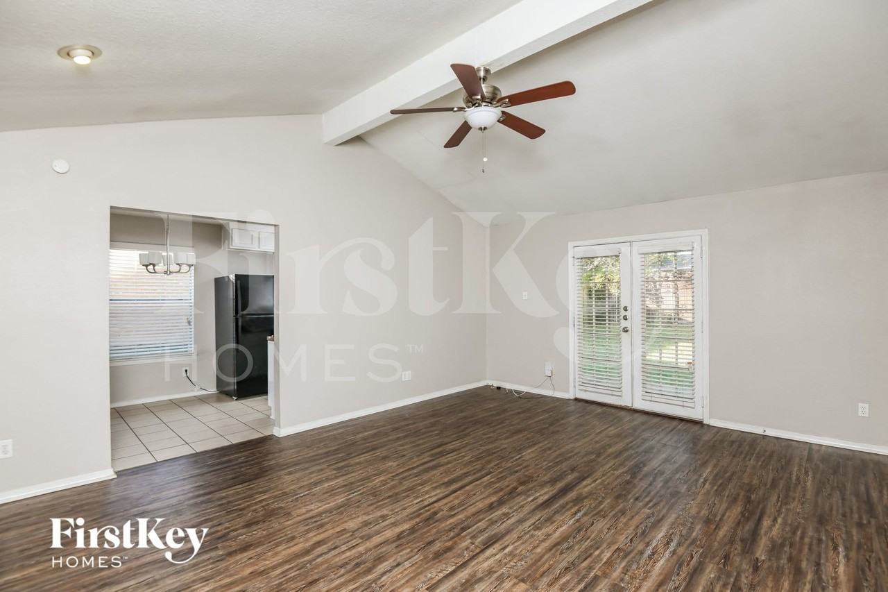 1003 Belemeade St - Photo 4 of 16