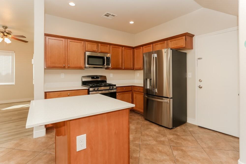 8936 Marmot Ridge Ct - Photo 7 of 17