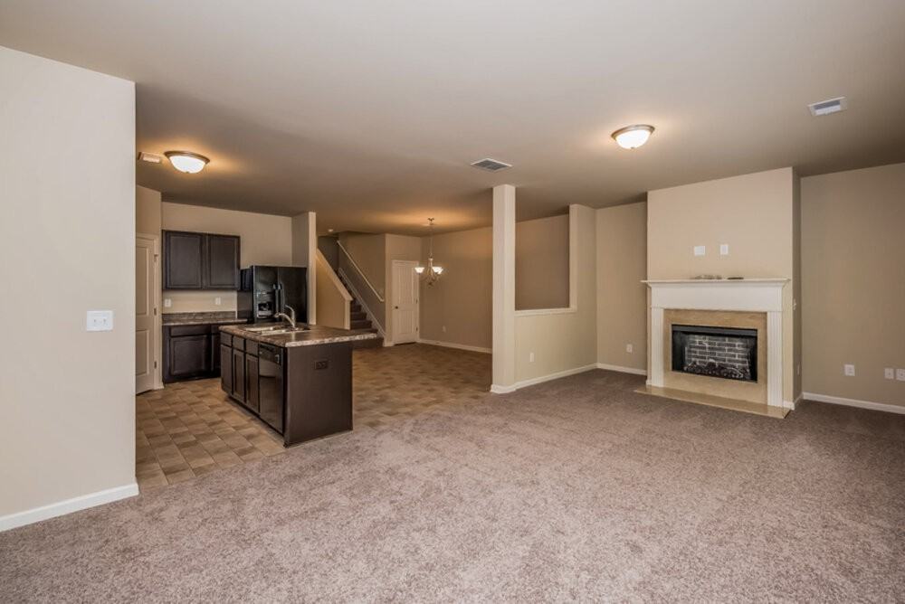252 Stillwood Dr - Photo 3 of 13