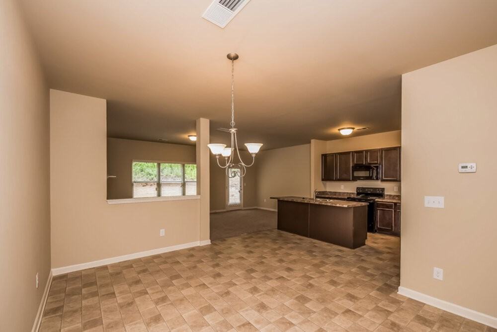 252 Stillwood Dr - Photo 4 of 13