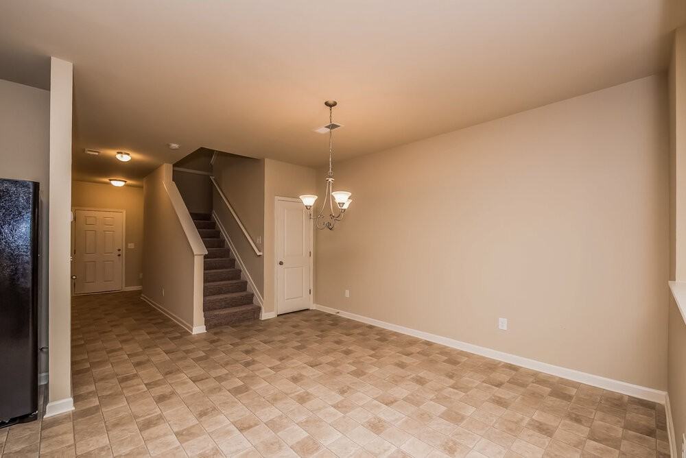 252 Stillwood Dr - Photo 6 of 13