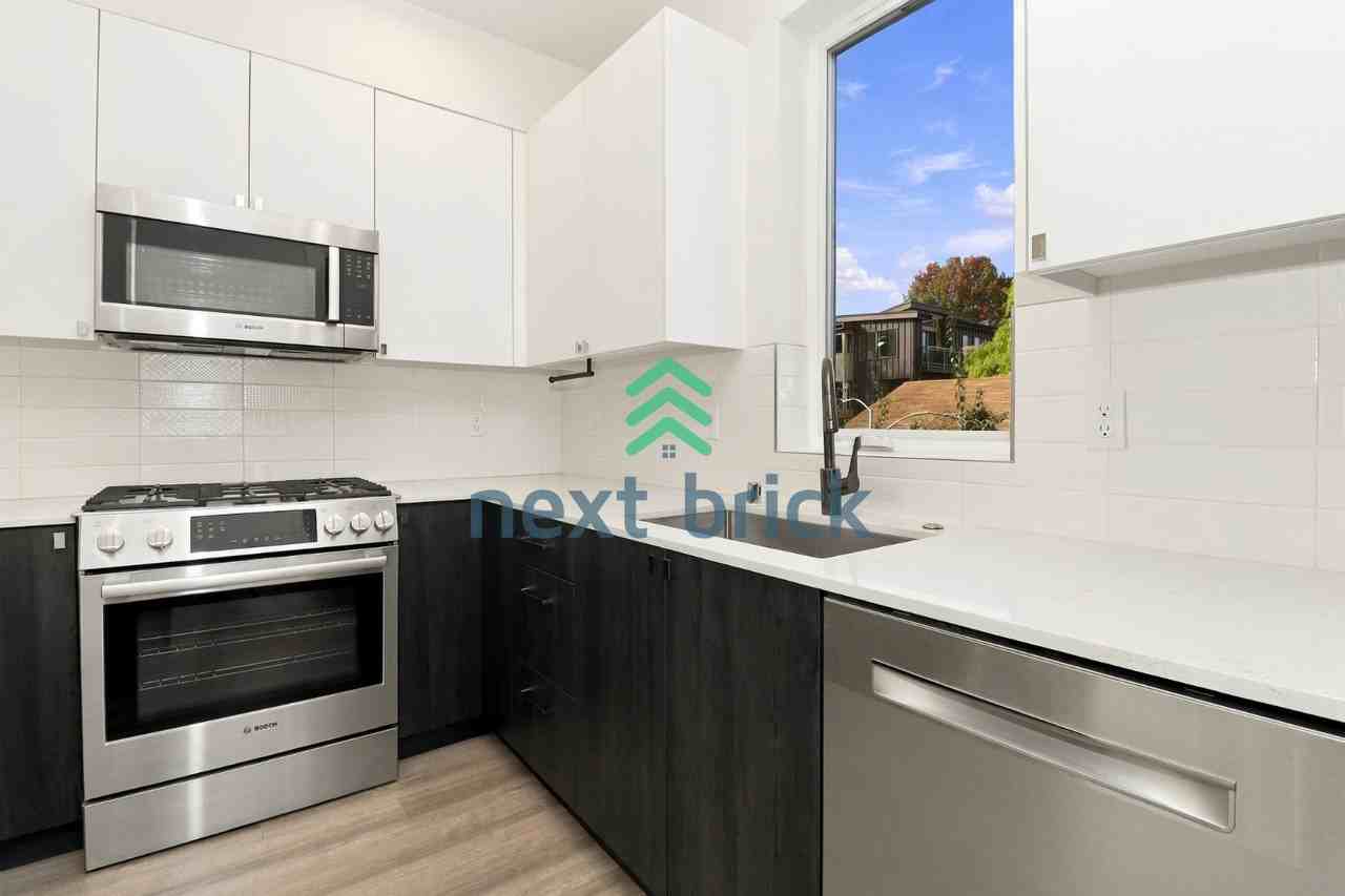 2308 W Newton St - Photo 5 of 28