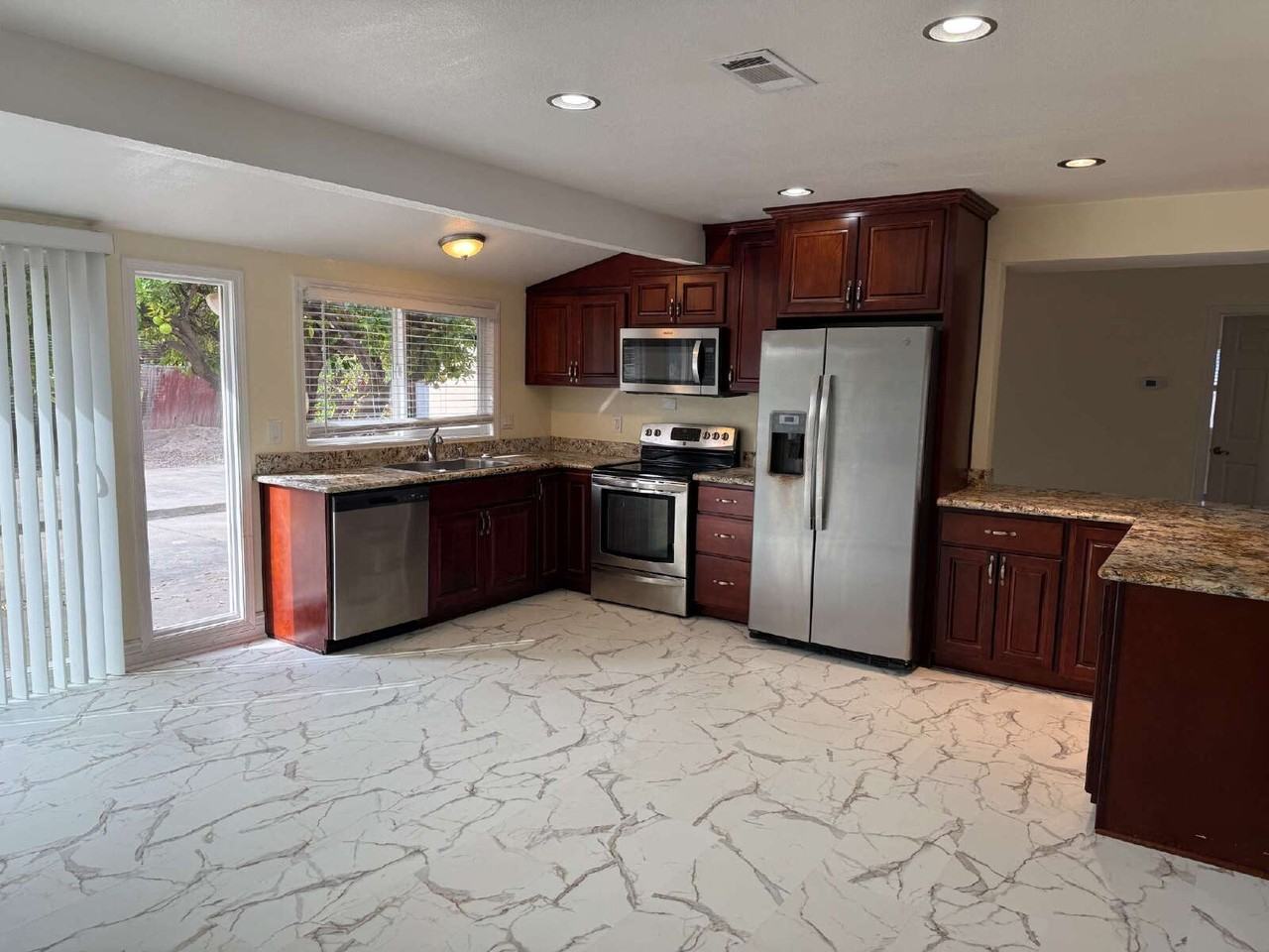 3180 Dorcich St - Photo 5 of 17