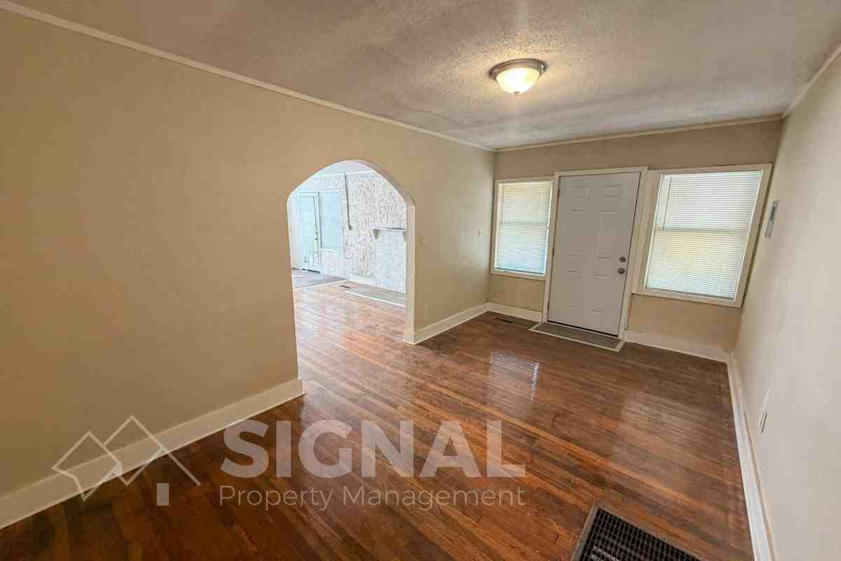 1300 8th Ave - Photo 5 of 20