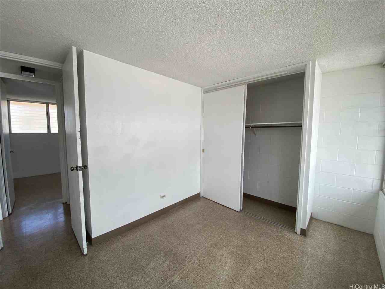 1403 Makiki St #B402 - Photo 6 of 9