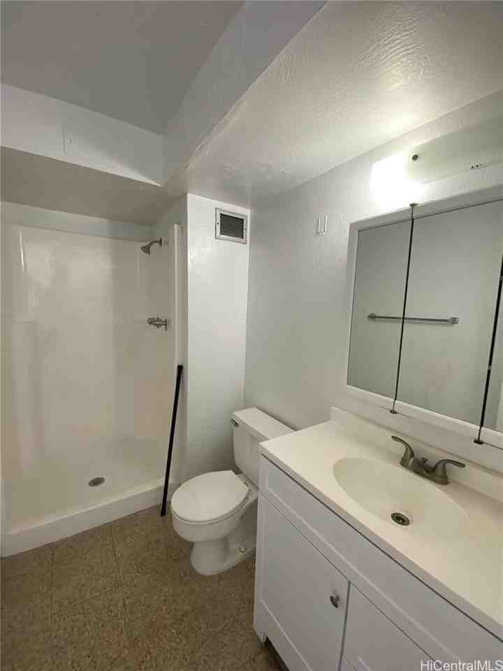 1403 Makiki St #B402 - Photo 7 of 9