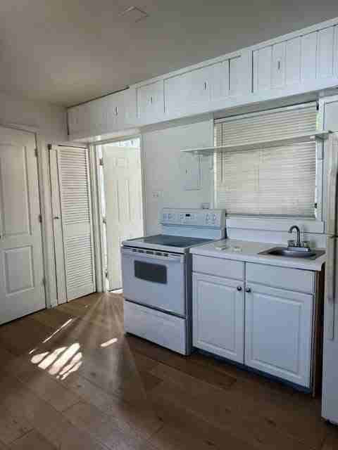 429 Ardmore Rd #B - Photo 5 of 10