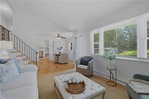 featured image of 117 Canonchet Dr