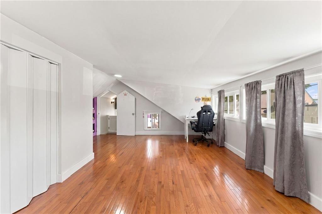353 Smithfield Ave - Photo 7 of 12