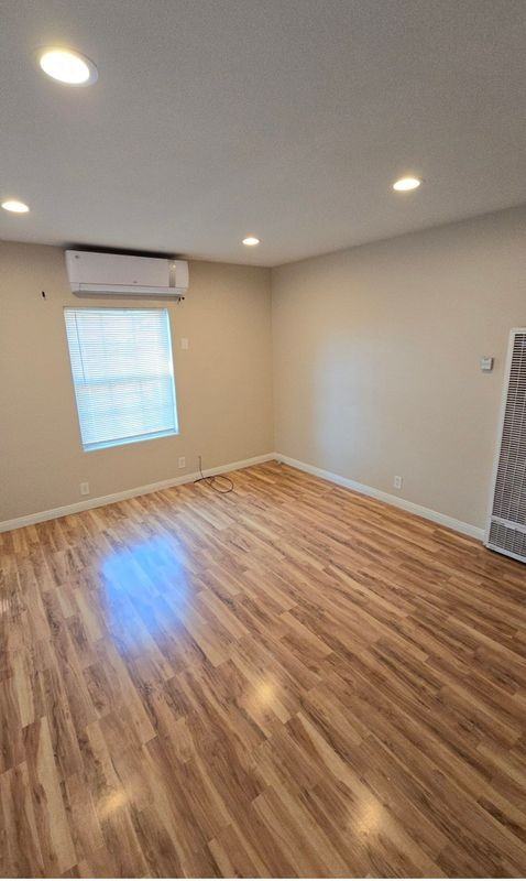 8642 Bennett Ave - Photo 3 of 10