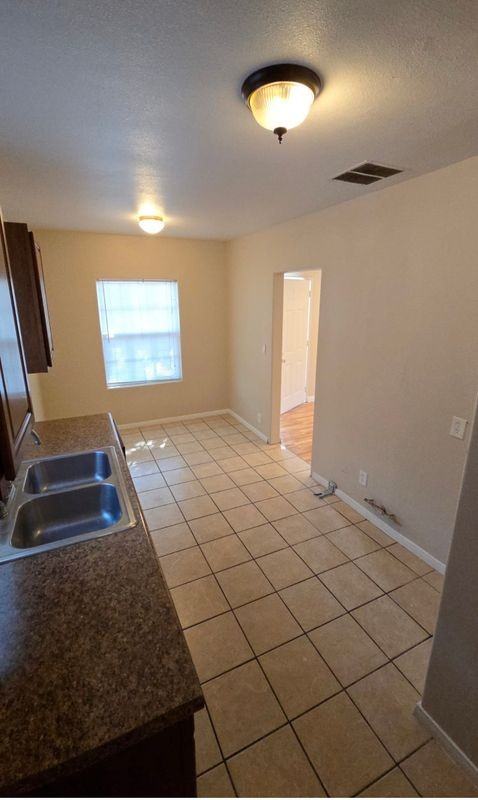 8642 Bennett Ave - Photo 5 of 10