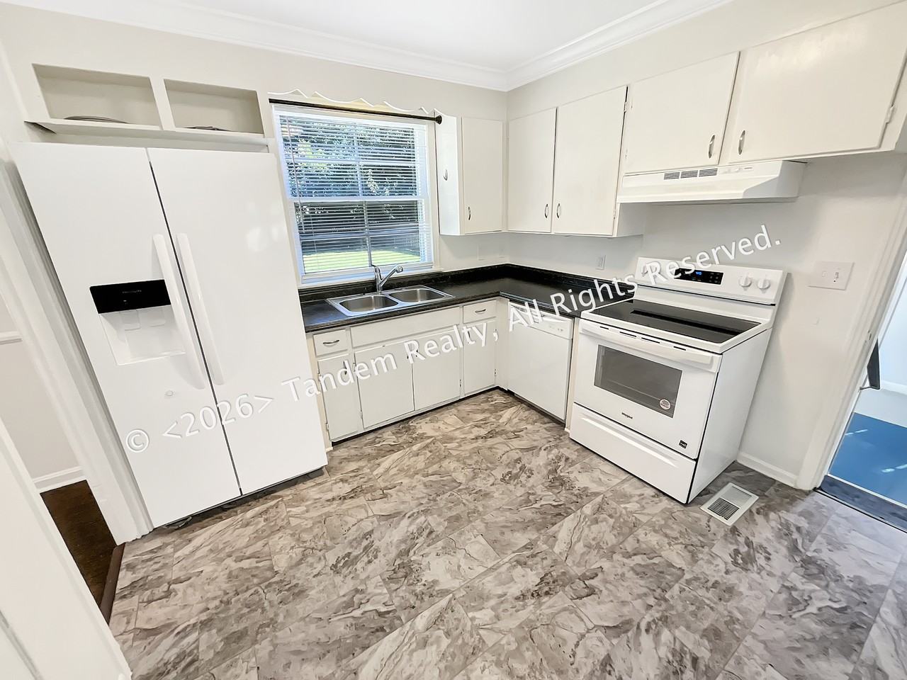 305 Browning Rd - Photo 7 of 20