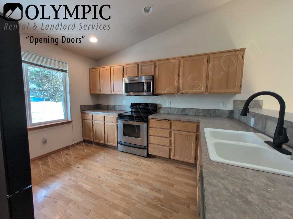 3328 Lady Fern Loop Nw - Photo 5 of 23
