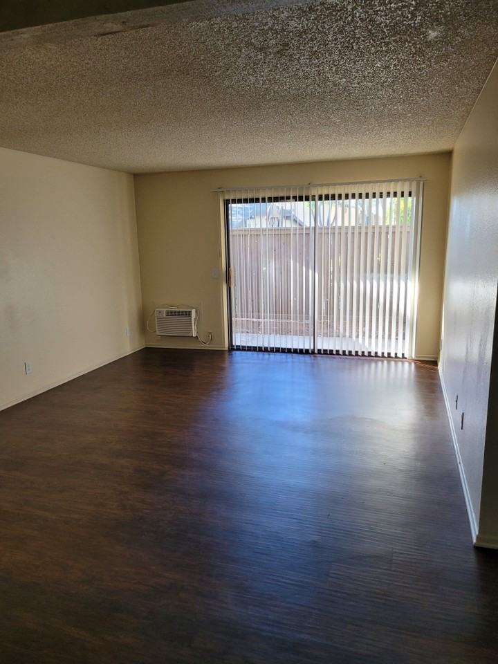 12215 Graham St #27 - Photo 4 of 10