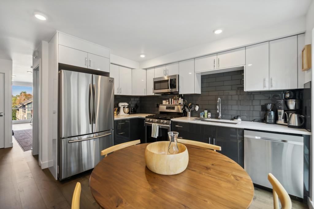 3935 S Brandon St #E - Photo 2 of 33