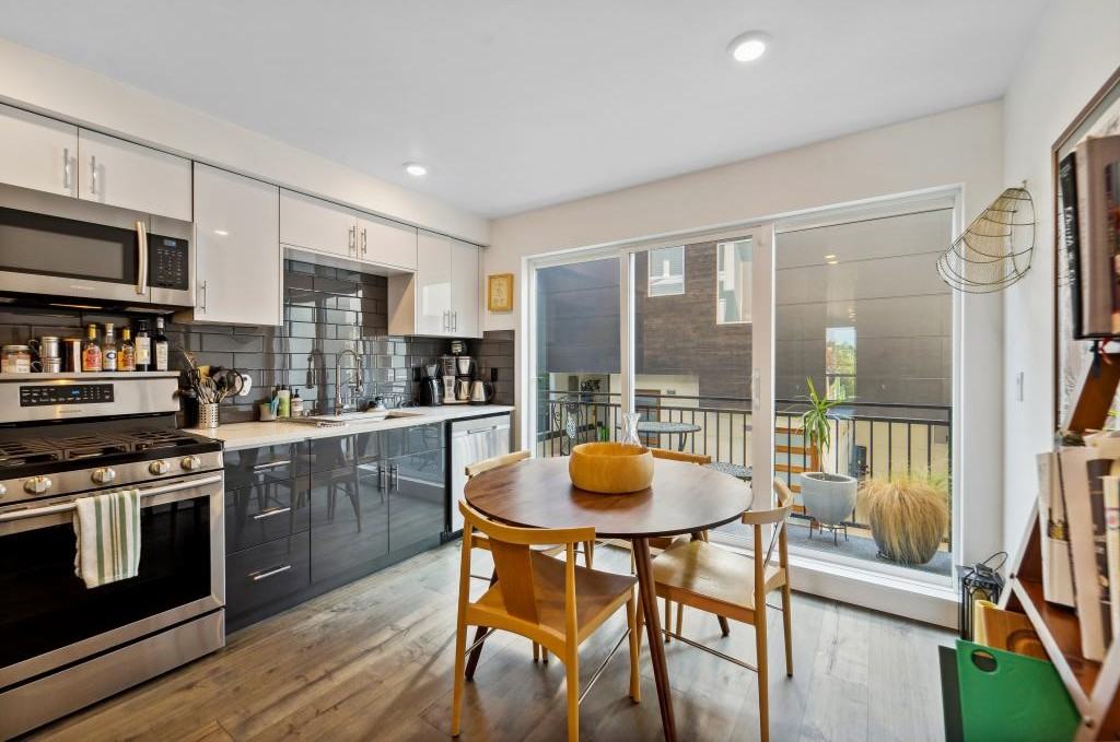 3935 S Brandon St #E - Photo 7 of 33