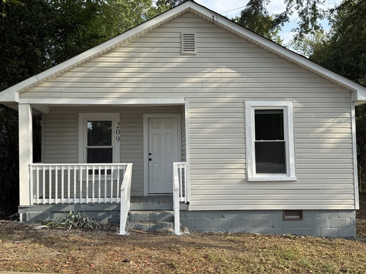 209 E Elm St #NA - Photo 3 of 13