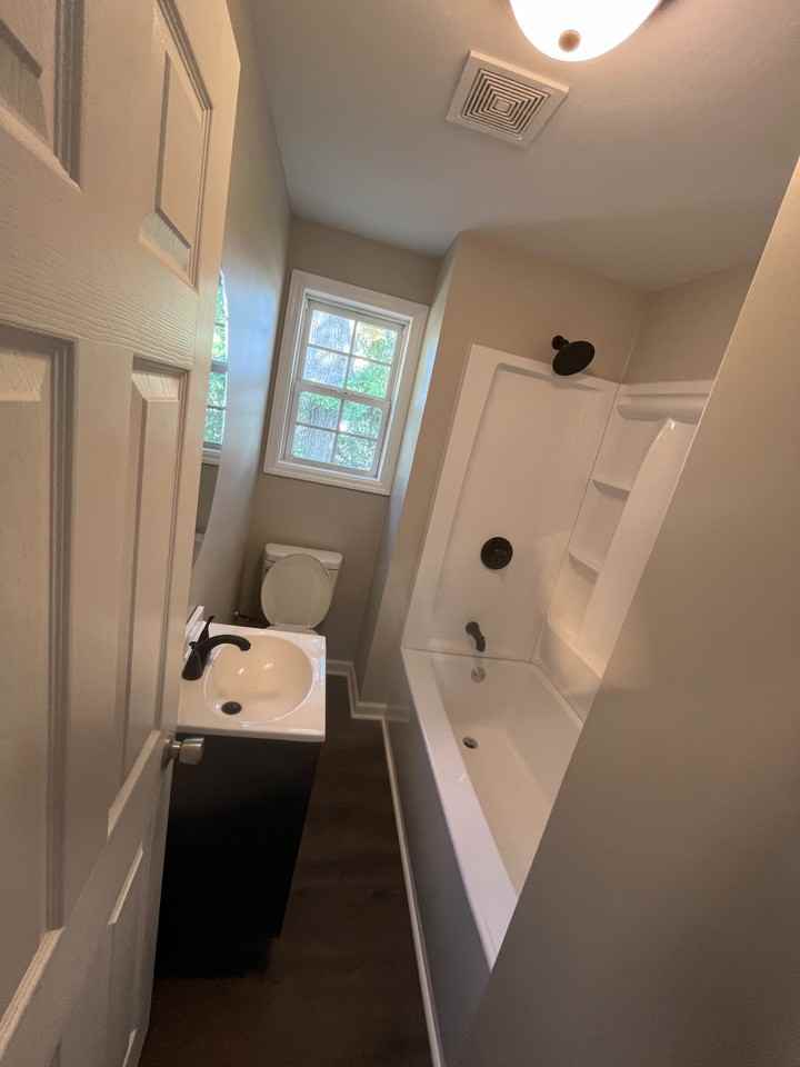 209 E Elm St #NA - Photo 5 of 13