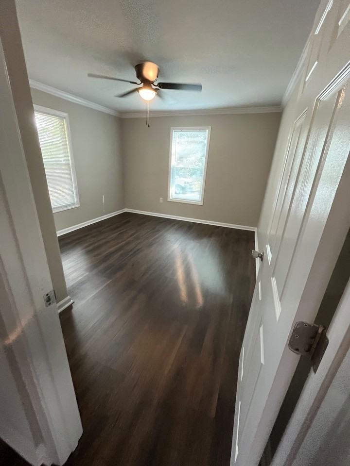 209 E Elm St #NA - Photo 6 of 13