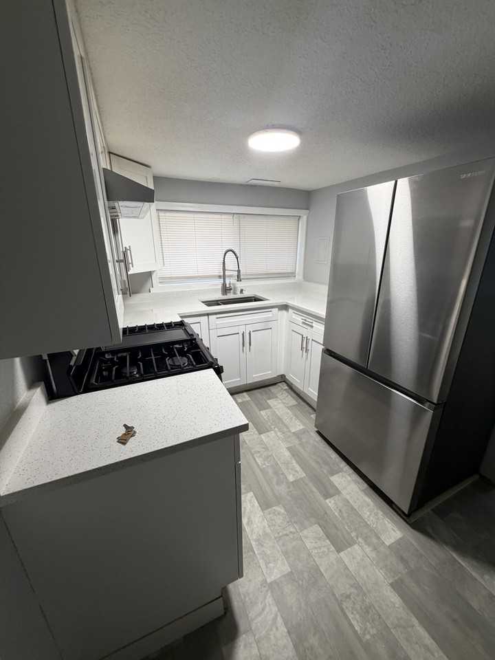 5136 W George St - Photo 3 of 12