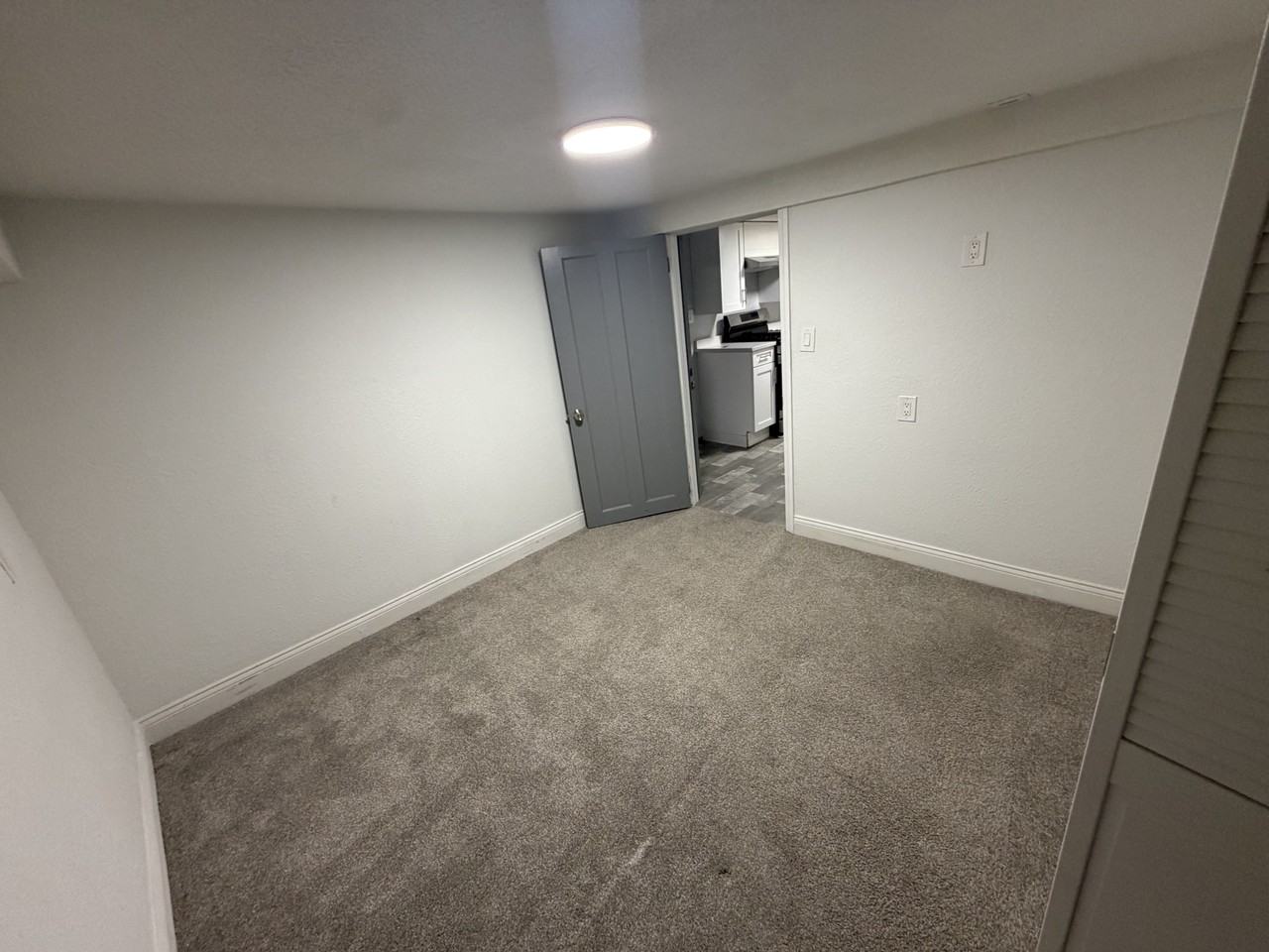 5136 W George St - Photo 4 of 12