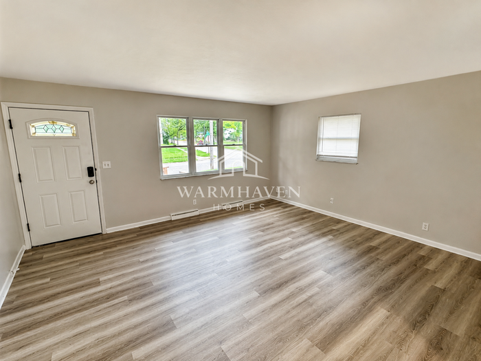 1273 Barcelona Dr - Photo 2 of 16