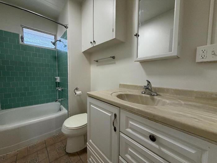 1710 Young St #304 - Photo 5 of 5