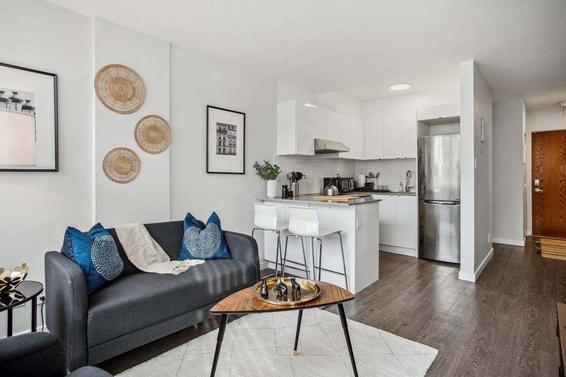 1260 Harwood St · 00403