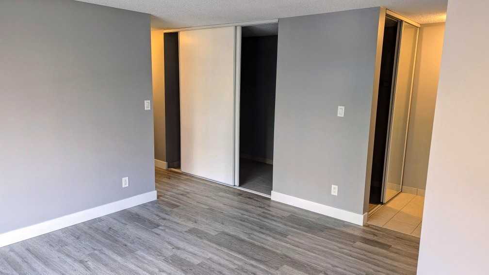 Panorama Court - Photo 5 of 10