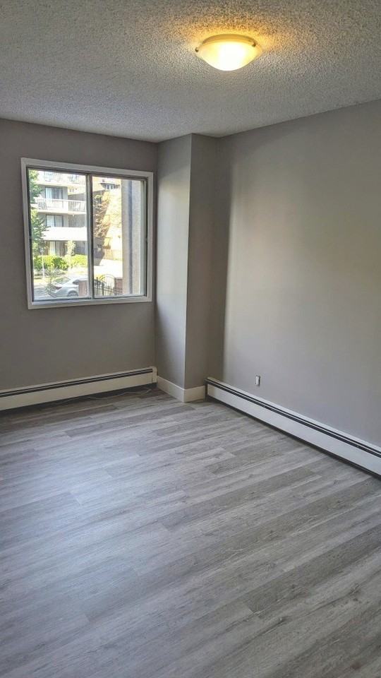 Panorama Court - Photo 6 of 10