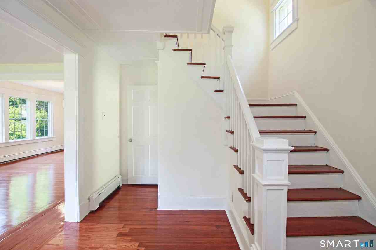 549 Boston Post Rd - Photo 3 of 36