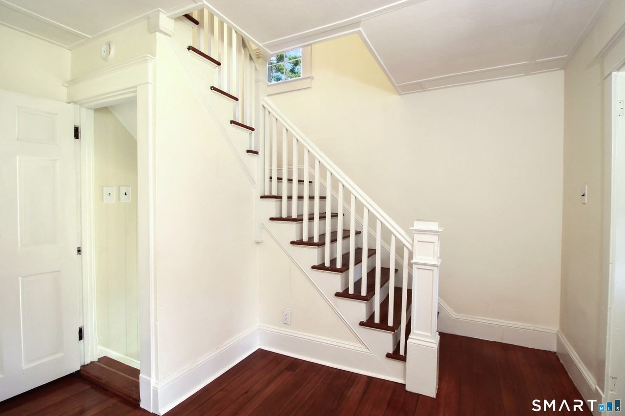 549 Boston Post Rd - Photo 4 of 36