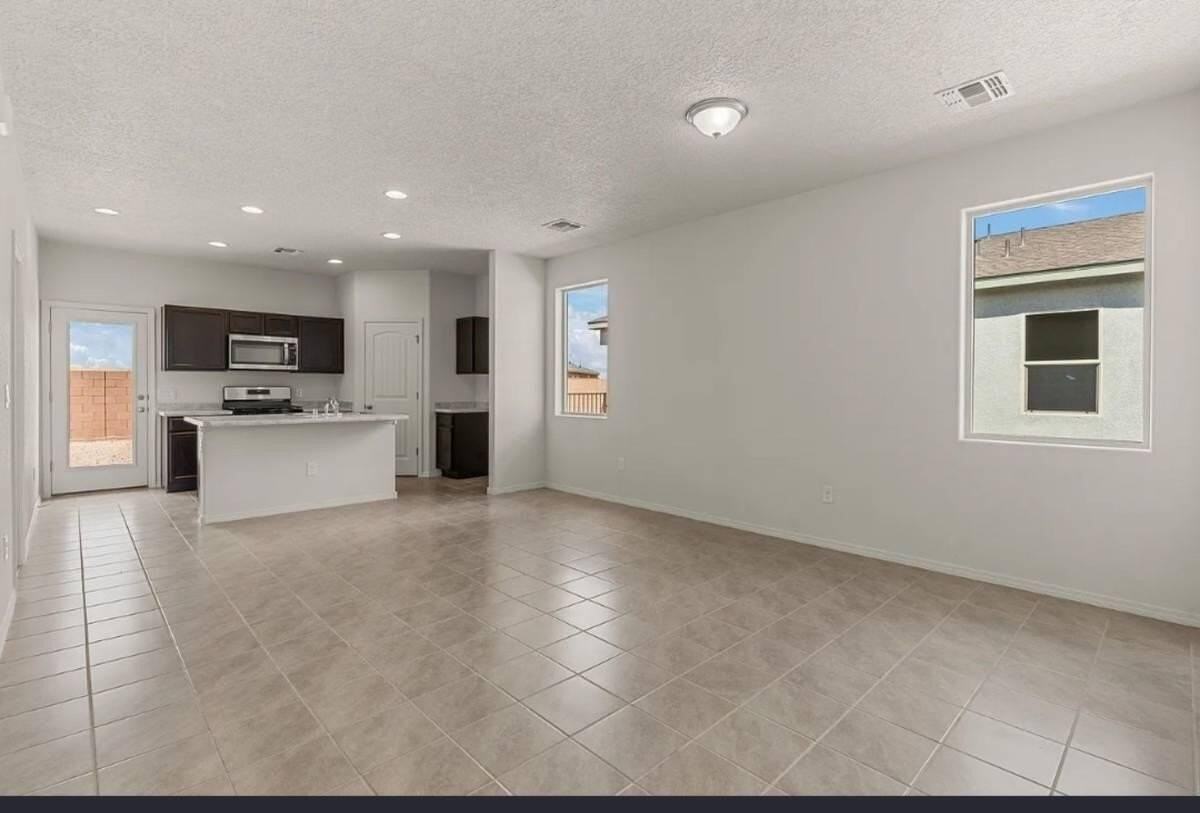 32 Camino Viejo - Photo 2 of 17