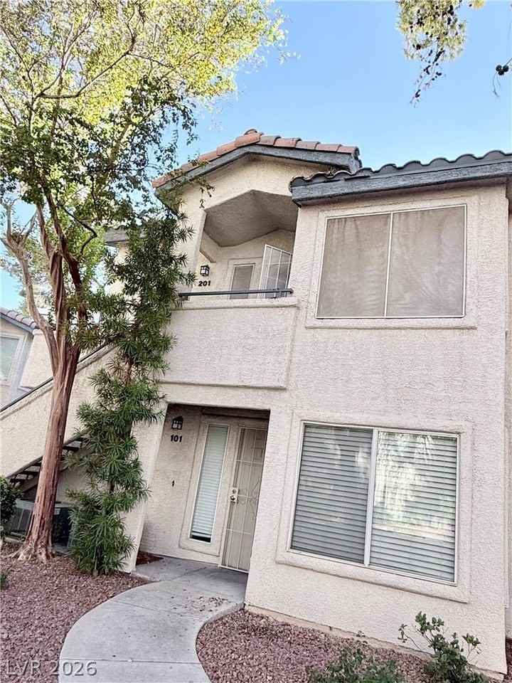 3083 Casey Dr #201 - Photo 3 of 19