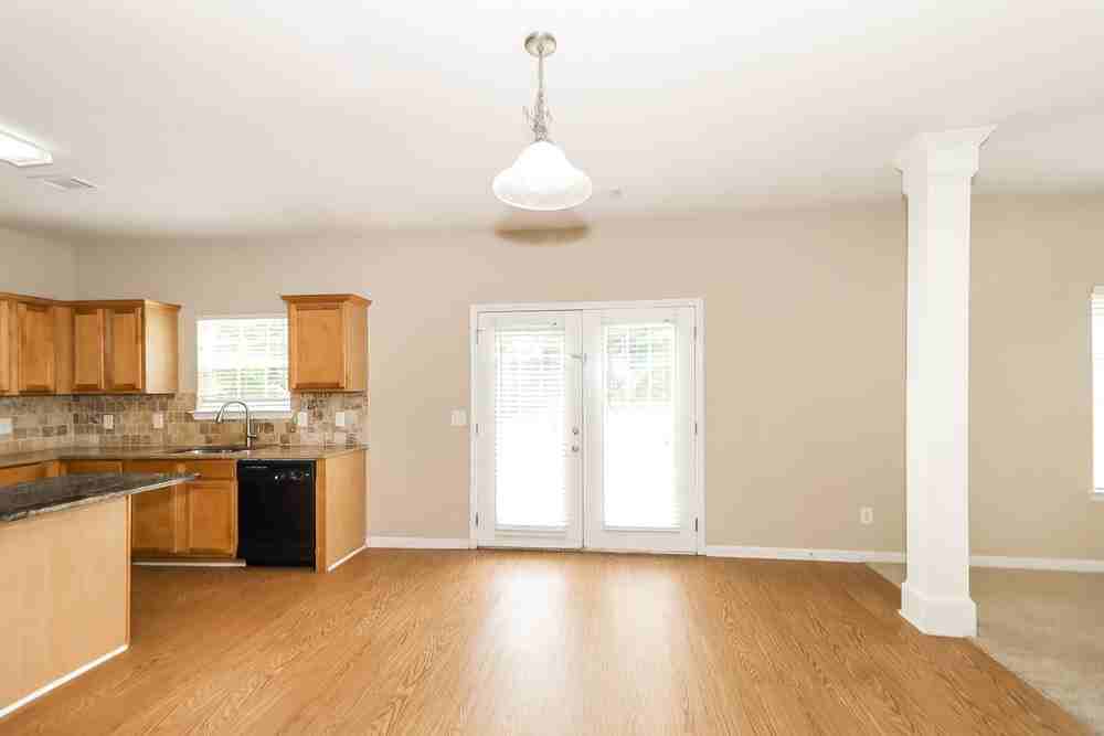 2115 Mina Lane Dr - Photo 6 of 17