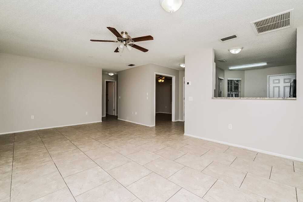 13012 Woodward Dr - Photo 4 of 16