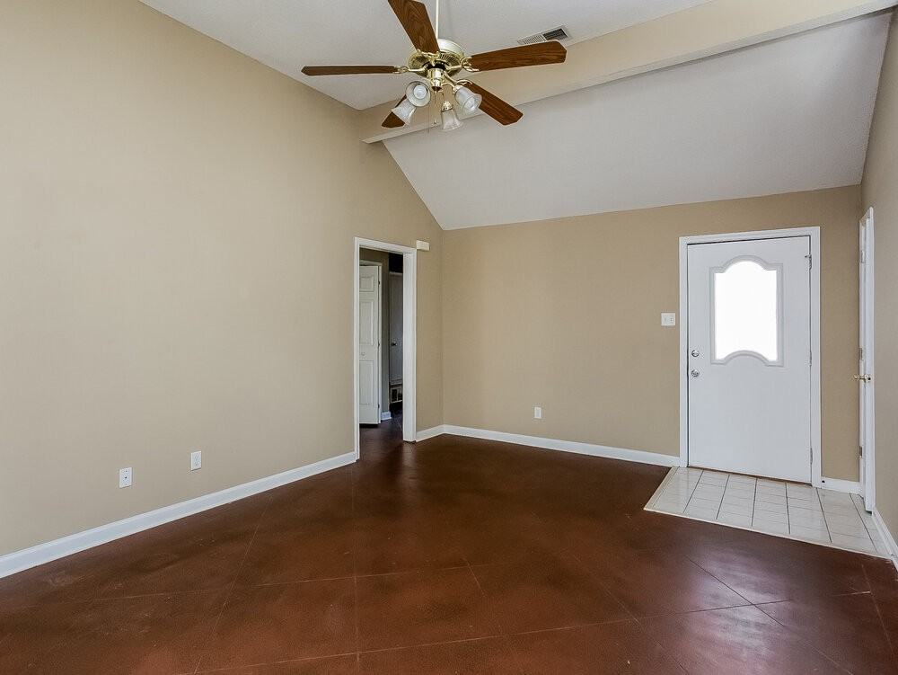 150 Oakridge Dr - Photo 2 of 13